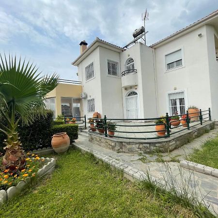 Seaside Apartment With Private Garden Néa Ankhíalos Dış mekan fotoğraf