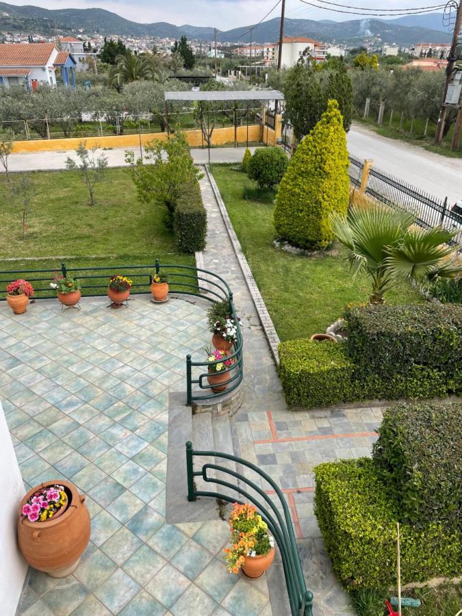 Seaside Apartment With Private Garden Néa Ankhíalos Dış mekan fotoğraf