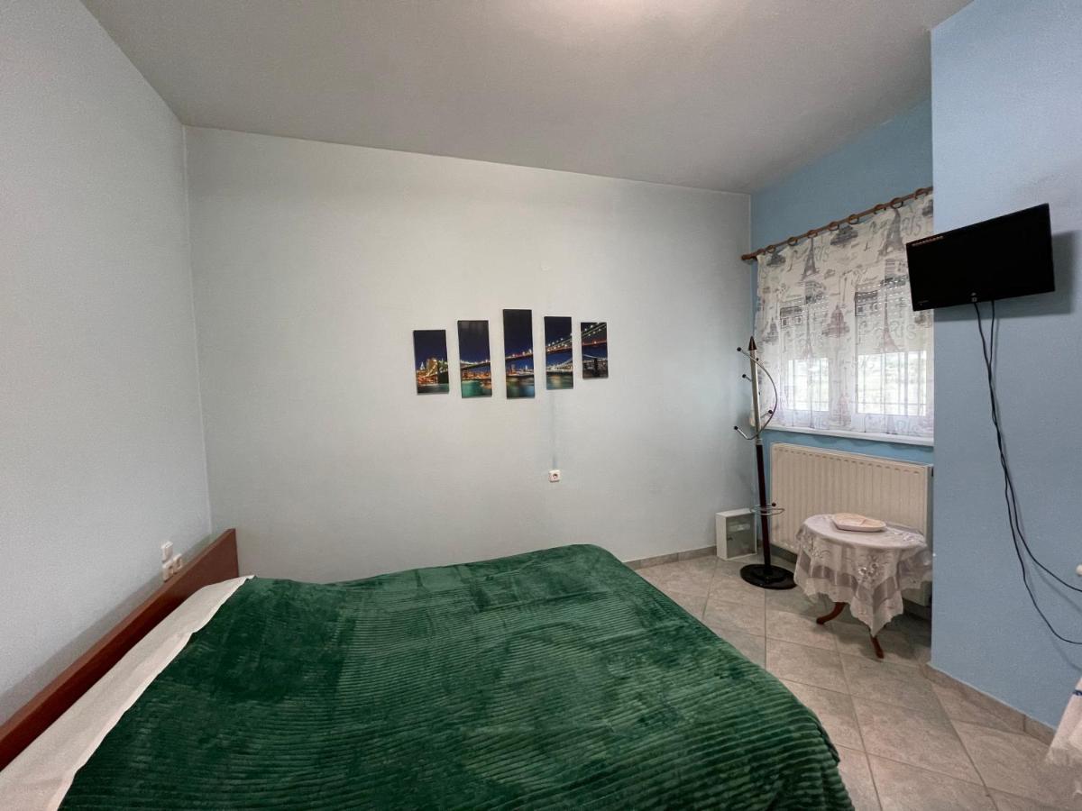 Seaside Apartment With Private Garden Néa Ankhíalos Dış mekan fotoğraf